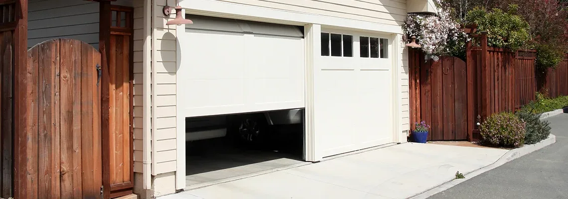 Repair Garage Door Won't Close Light Blinks in Lauderhill, Florida